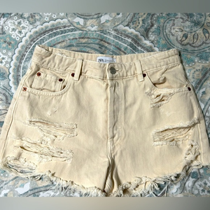 Zara Denim cut off‎ shorts distressed cream size 6